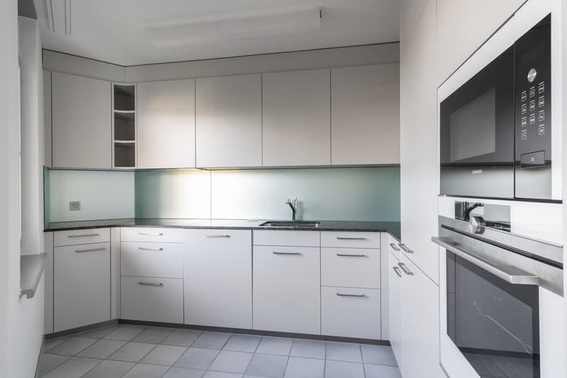 Neu renovierte Wohnung mit grossem Balkon! (8)