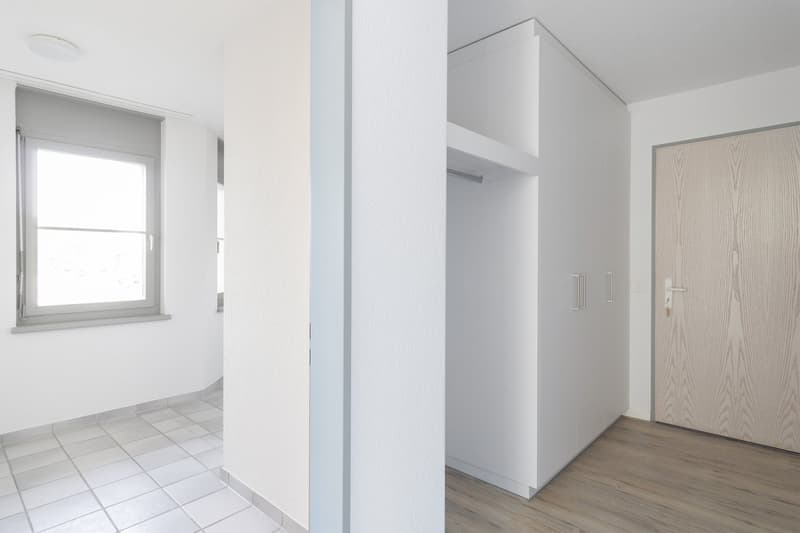 Neu renovierte Wohnung mit grossem Balkon! (10)