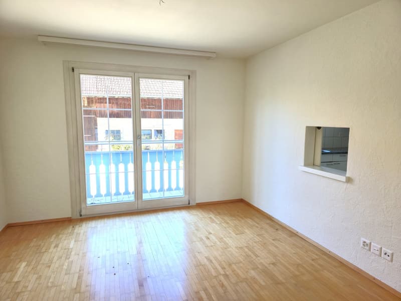 Grosszügige 5-Zimmer-Wohnung mit Cheminée und Balkon in Neerach (5)