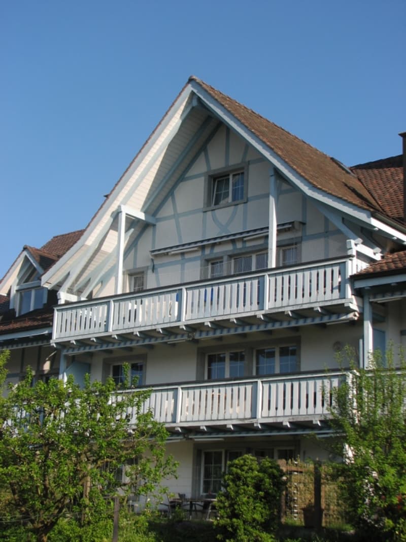 Grosszügige 5-Zimmer-Wohnung mit Cheminée und Balkon in Neerach (11)