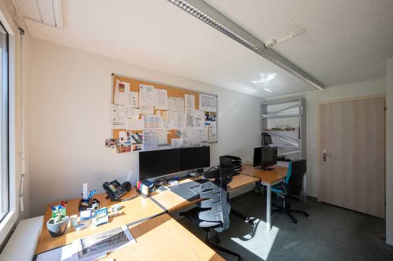 Moderne 5.5-Zimmer Gewerbefläche an der Mattastrasse 9 in Davos Platz (16)