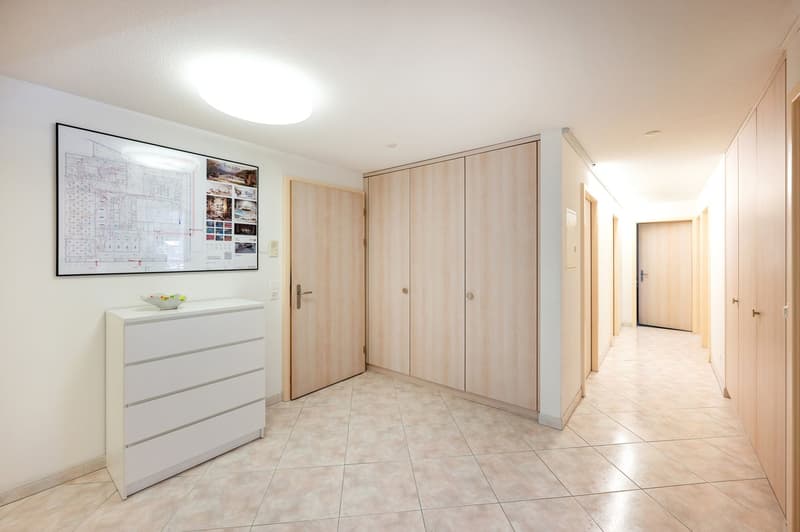 Moderne 5.5-Zimmer Gewerbefläche an der Mattastrasse 9 in Davos Platz (5)