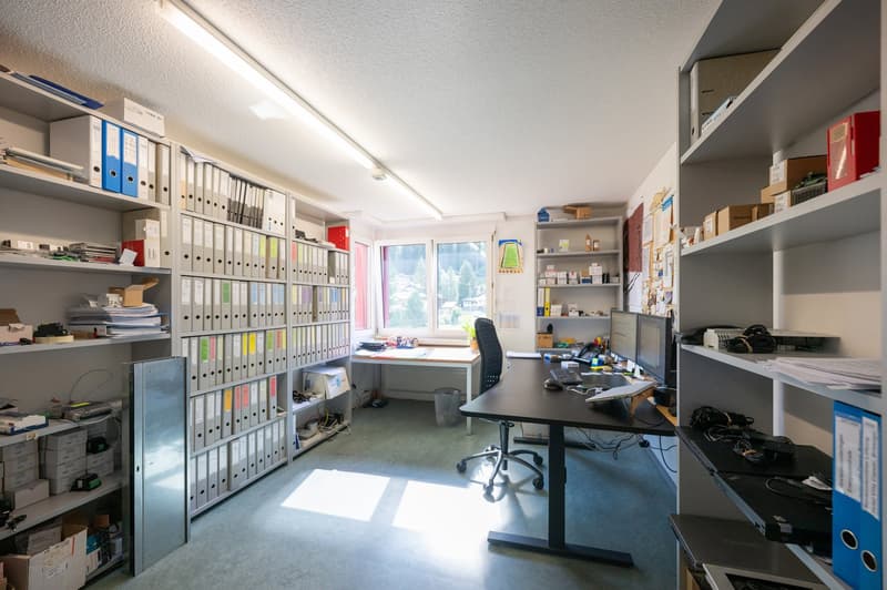 Moderne 5.5-Zimmer Gewerbefläche an der Mattastrasse 9 in Davos Platz (14)