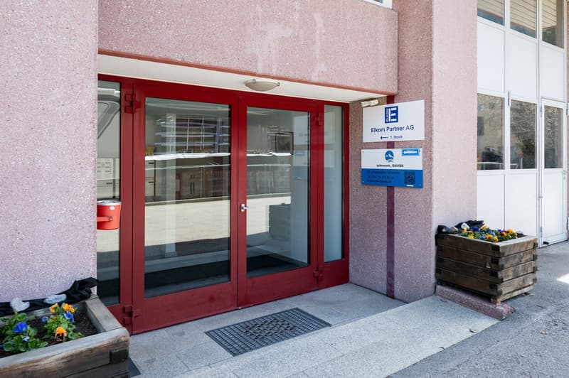 Moderne 5.5-Zimmer Gewerbefläche an der Mattastrasse 9 in Davos Platz (2)