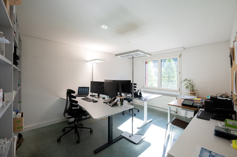 Moderne 5.5-Zimmer Gewerbefläche an der Mattastrasse 9 in Davos Platz (17)