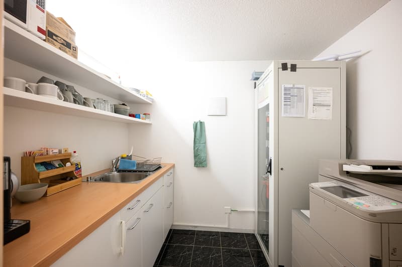 Moderne 5.5-Zimmer Gewerbefläche an der Mattastrasse 9 in Davos Platz (20)