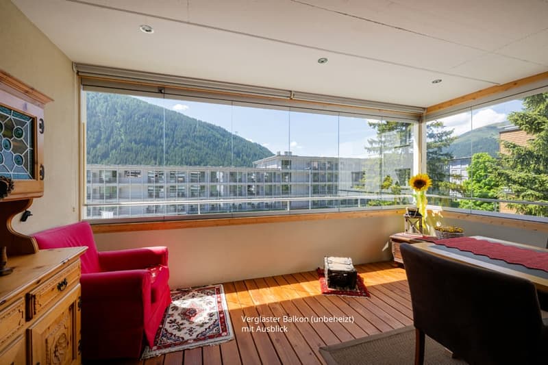 Verglaster Balkon 14.42 m2 mit Ausblick
