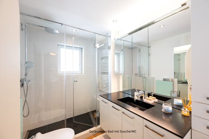 Modernes Bad/Dusche