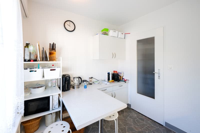 Charmante 3.5-Zimmer-Dachwohnung mit Balkon und Bergblick in Davos Platz (9)