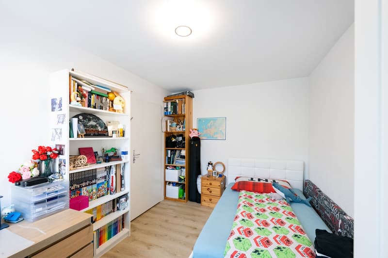 Charmante 3.5-Zimmer-Dachwohnung mit Balkon und Bergblick in Davos Platz (12)