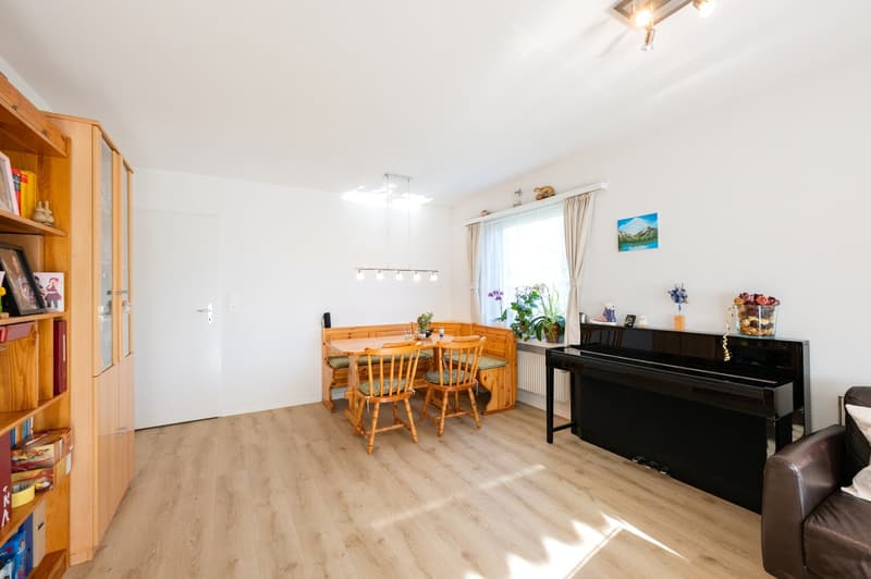 Charmante 3.5-Zimmer-Dachwohnung mit Balkon und Bergblick in Davos Platz (6)