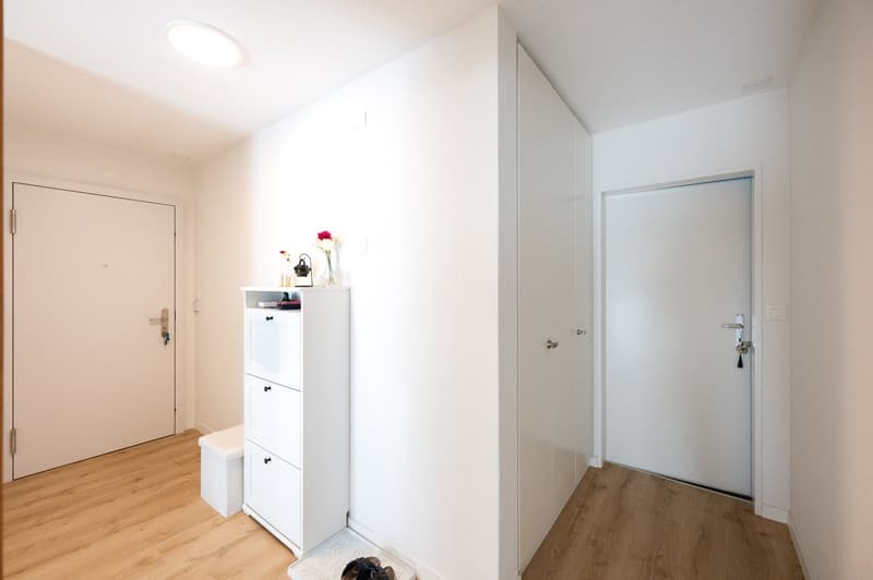 Charmante 3.5-Zimmer-Dachwohnung mit Balkon und Bergblick in Davos Platz (4)
