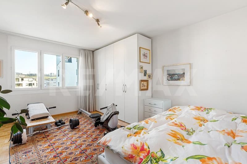 Grosszügige 4.5(-5.5)-Zi.-Wohnung im 2. OG mit Aussicht (8)