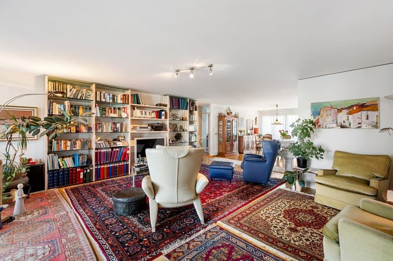 Grosszügige 4.5(-5.5)-Zi.-Wohnung im 2. OG mit Aussicht (7)