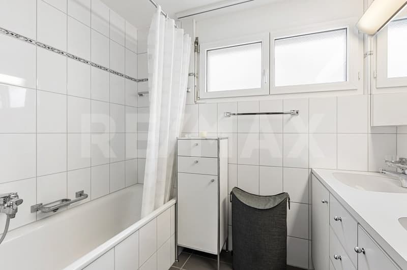Grosszügige 4.5(-5.5)-Zi.-Wohnung im 2. OG mit Aussicht (11)