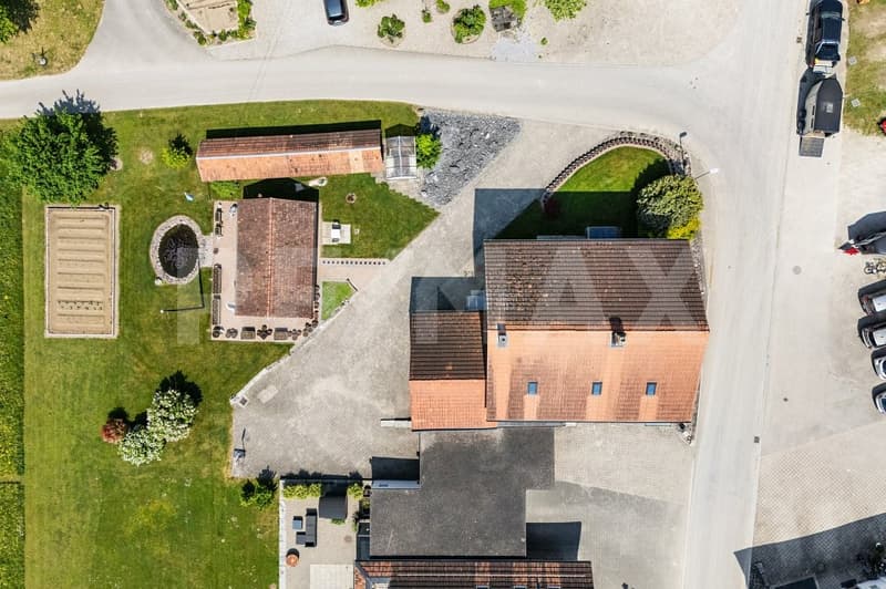 Naturnahes 6.5-Zi.-Einfamilienhaus mit viel Umschwung (12)