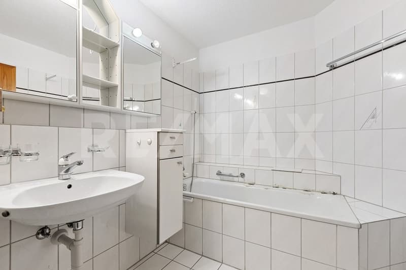 Charmante 4.5-Zi.-Dachwohnung mit sonnigem Balkon und Weitsicht (11)