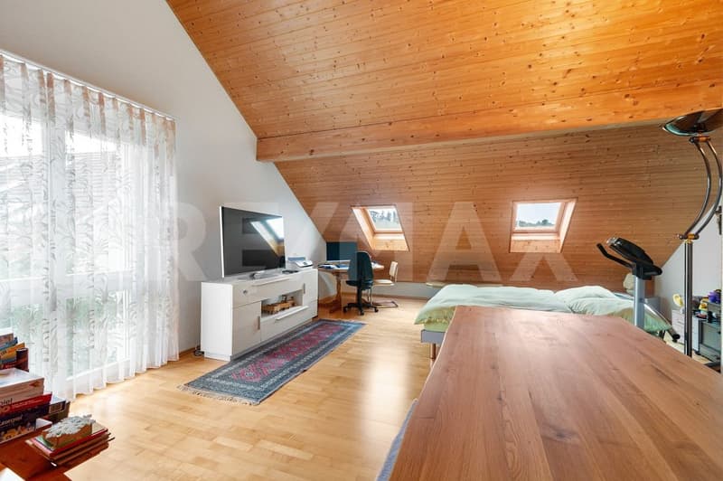 5.5-Zimmer-Reiheneckhaus mit viel Privatsphäre und Weitblick (8)