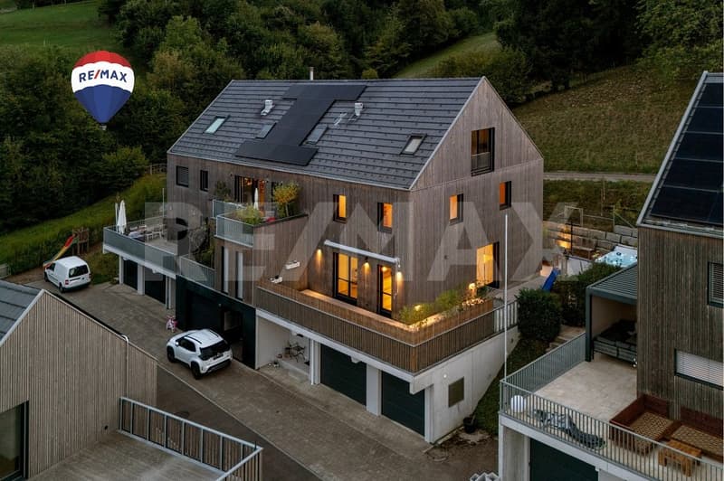 Exklusives 5.5-Zi.-Doppeleinfamilienhaus mit fantastischer Aussicht (1)