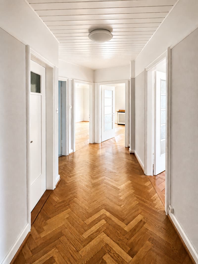 Grosszügige 3.5-Zimmer-Altbauwohnung mit Balkon und Loggia am Neuweilerplatz (3)