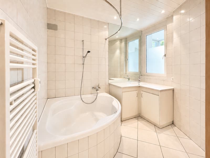 Grosszügige 3.5-Zimmer-Altbauwohnung mit Balkon und Loggia am Neuweilerplatz (9)