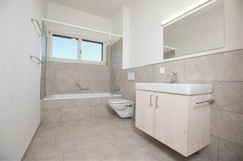 Helle 4.5-Zimmer-Wohnung mit Blick ins Grüne (7)