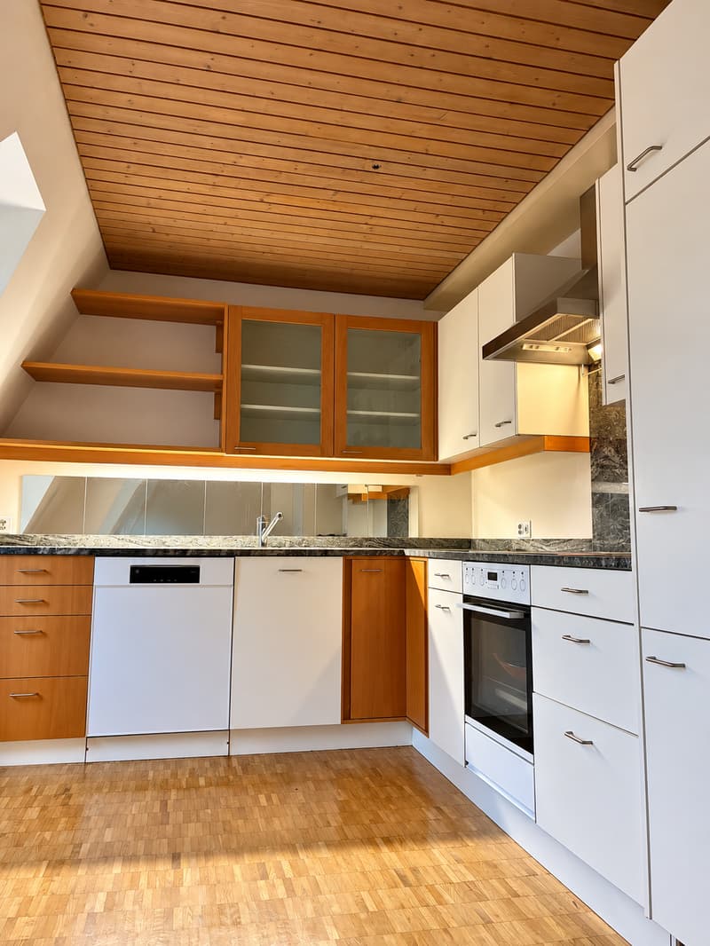 Charmante 4-Zimmer-Altbauwohnung in Basel (4)