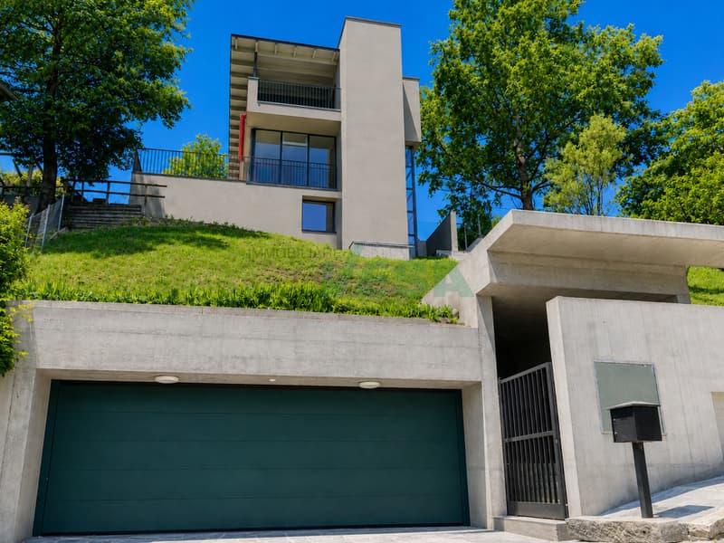 Confortevole e spaziosa villa moderna in posizione idilliaca (2)
