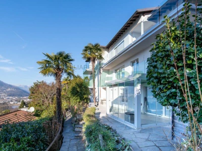 Splendido attico di 4,5 locali con spettacolare vista lago (2)