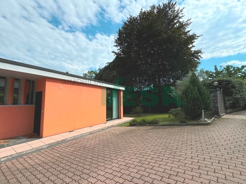 Spaziosa villa con piscina e splendida vista panoramica sui vigneti (9)