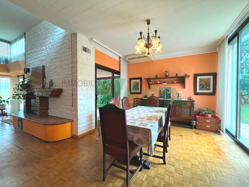 Spaziosa villa con piscina e splendida vista panoramica sui vigneti (4)