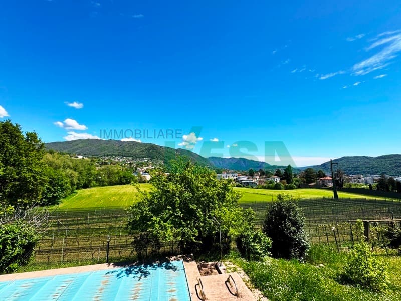 Spaziosa villa con piscina e splendida vista panoramica sui vigneti (3)