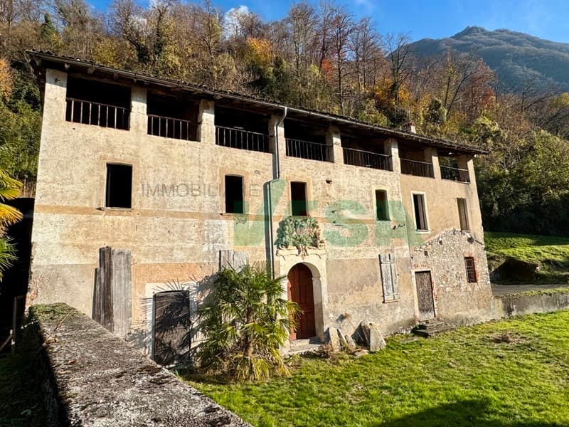 Bel terreno edificabile in splendida posizione tranquilla e soleggiata (2)