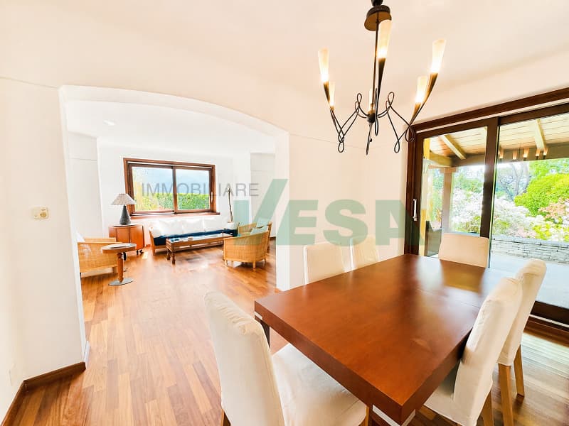 Elegante villa vista lago in esclusivo residence con piscina e tennis (13)