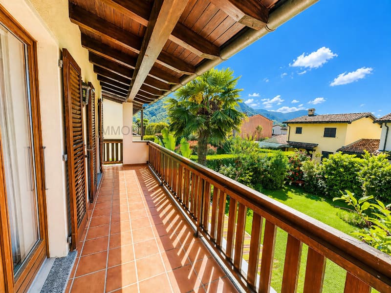 Accogliente casa con incantevole giardino, a due passi dal lago (3)