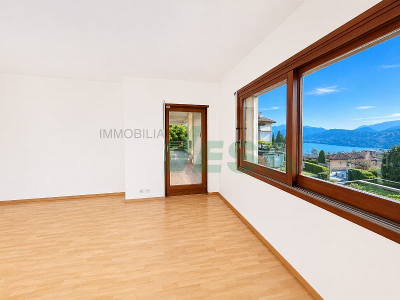 Elegante appartamento 5,5 locali con bella vista e giardino privato (9)