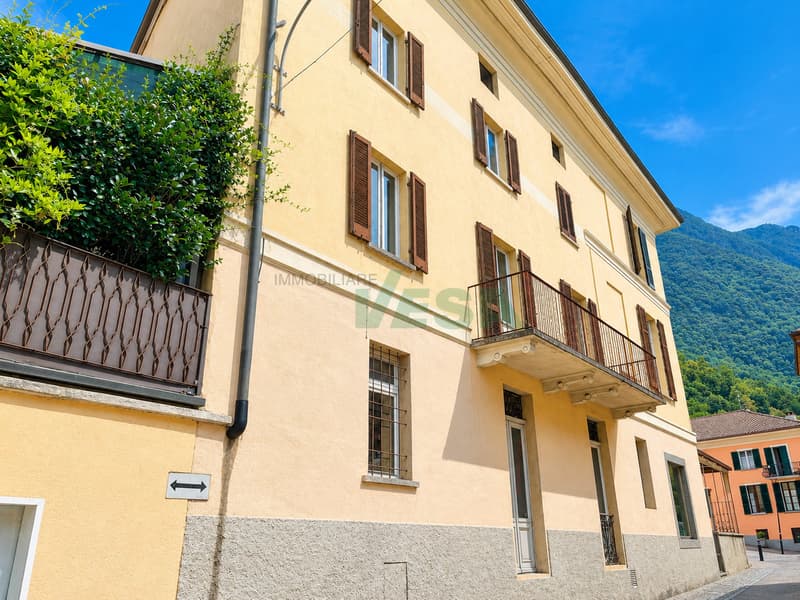 Affascinante casa tradizionale ticinese nel nucleo con vista lago (8)