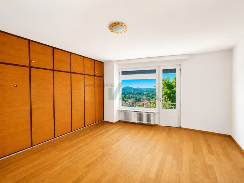 Ampia casa con 3 appartamenti di diverse dimensioni, con bella vista (8)