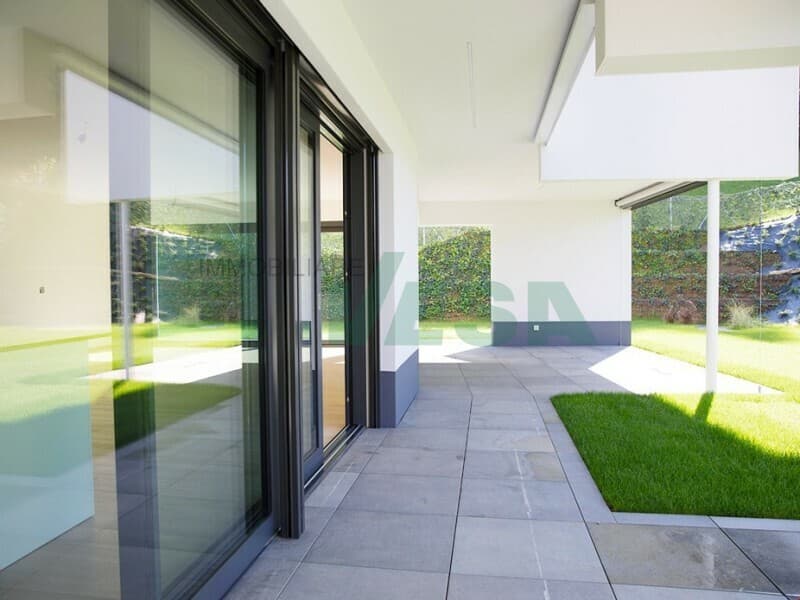 Magnifico attico 4,5 locali con grande terrazza e parziale vista lago (11)