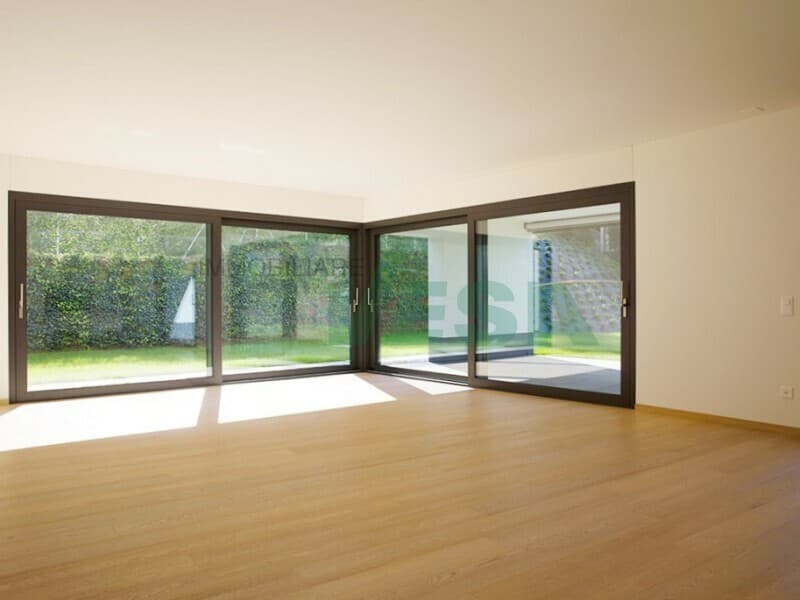 Luminoso appartamento 4,5 locali con terrazza e bel giardino privato (3)