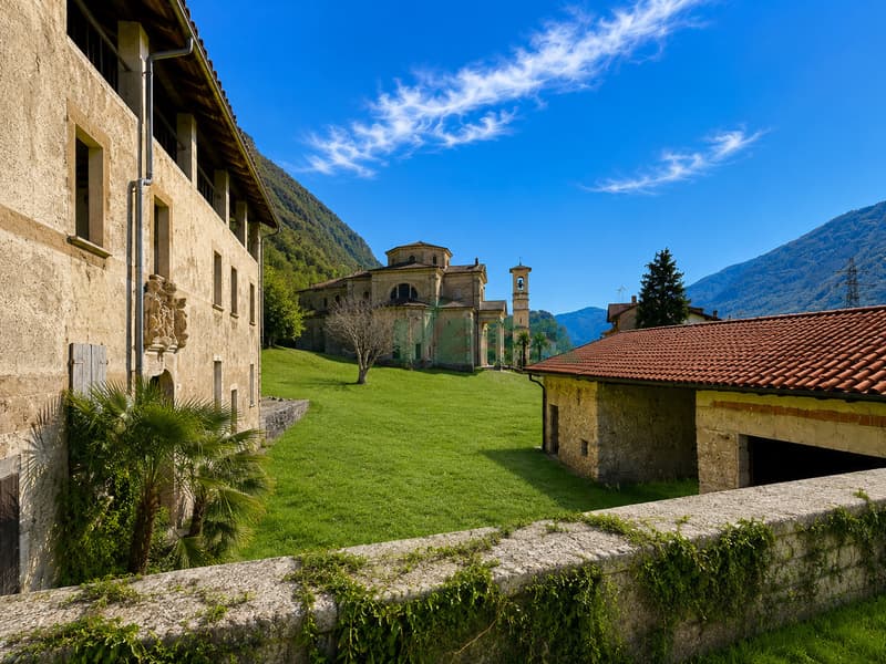 Bel terreno edificabile in splendida posizione tranquilla e soleggiata (1)