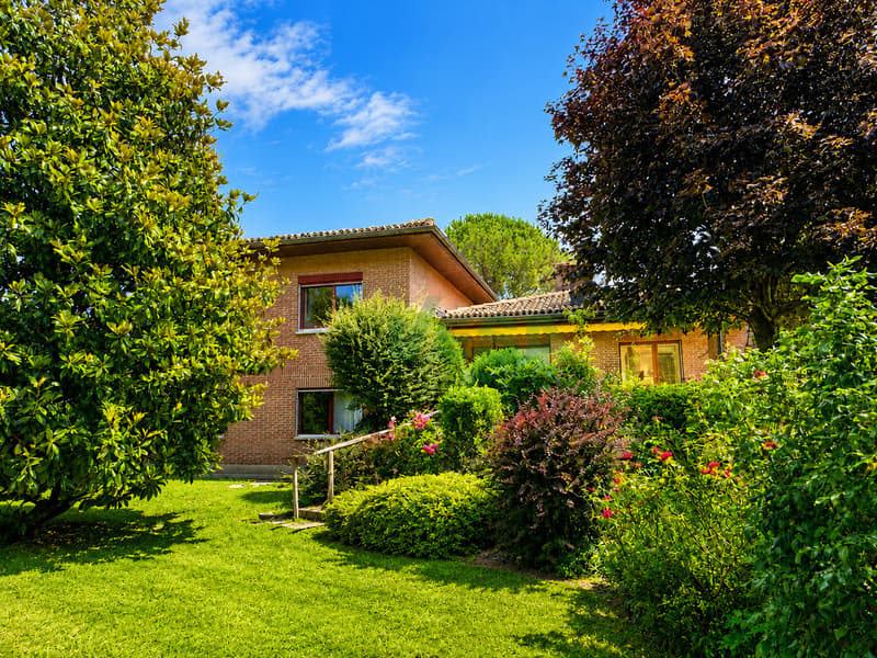 Elegante e spaziosa villa con appartamento bilocale e grande giardino (11)