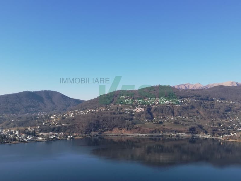 Nuovo lussuoso appartamento 2,5 locali con bella terrazza e giardino (2)
