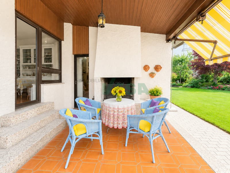 Accogliente villa unifamiliare su un piano con bel giardino e piscina (8)