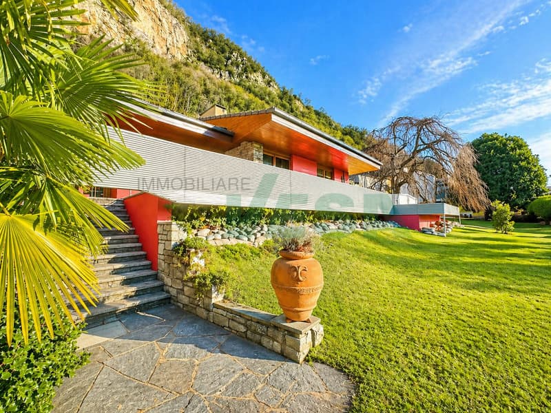 Accogliente villa tutta su un piano con grande bel giardino e piscina (2)