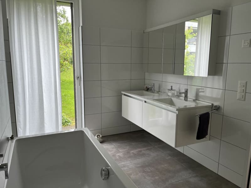 Exklusive Erdgeschosswohnung mit riesigem Balkon und toller Aussicht (8)