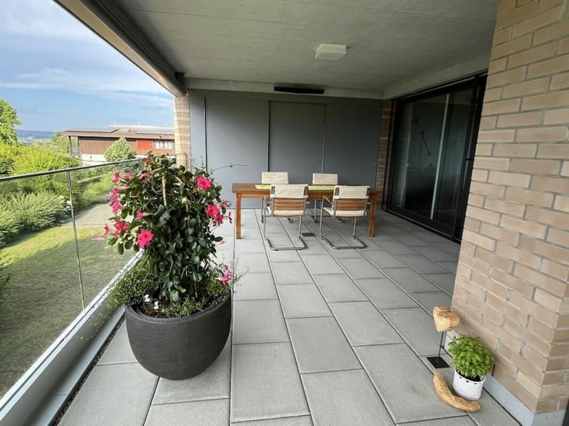 Exklusive Erdgeschosswohnung mit riesigem Balkon und toller Aussicht (11)