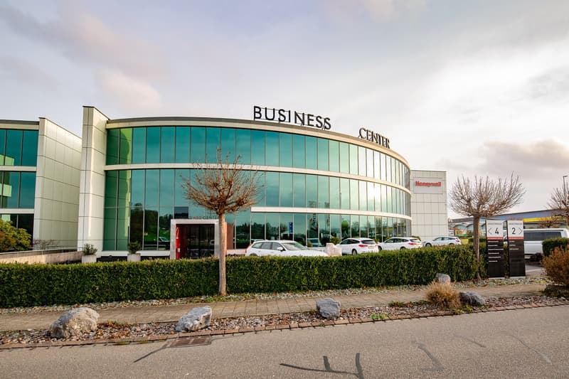 Aussenansicht "Business Center Volketswil"