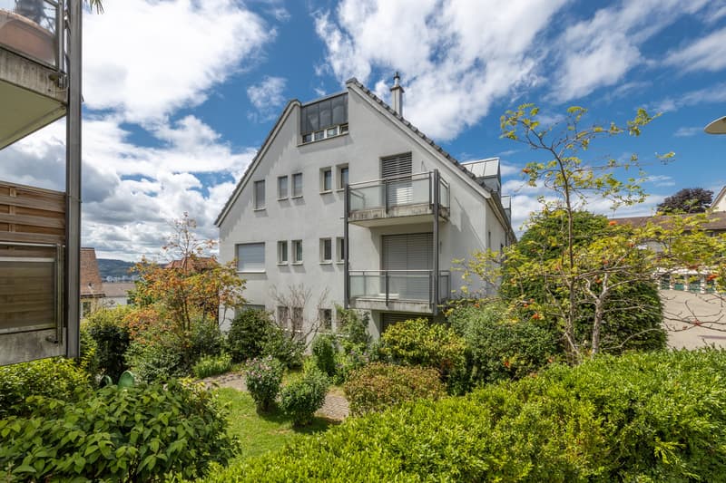 Wohnen im Herzen von Zürich-Höngg mit Balkon und Cheminée (2)