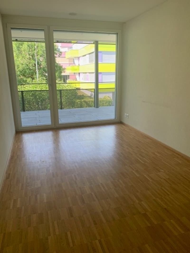Helle 3.5-Zimmer-Wohnung mit grossem Balkon (9)